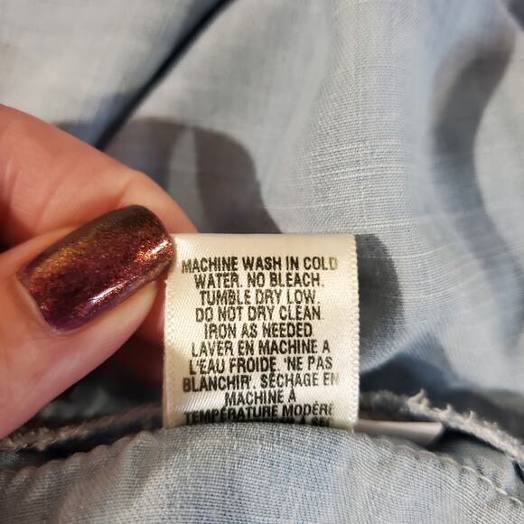 Bella Dahl Fray Hem Button Tencel Light Wash Denim Shirt Size M Roll Tab Sleeve - Picture 11 of 13